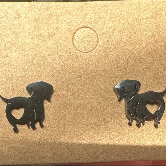 New Dachshund Dog Silhouette Heart Stud Earrings - Picture 2 of 4